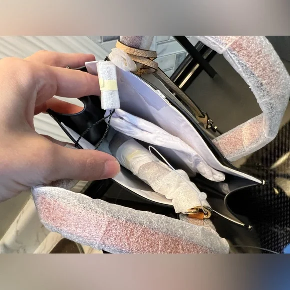 MARC JACOBS Tri-Color Leather MICRO Tote Handbag with Shoulder Strap - Picture 6 of 7